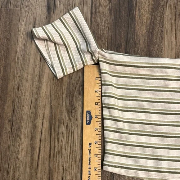 Abercrombie & Fitch Cream and Olive Fitted Crop Top - Picture 3 of 5